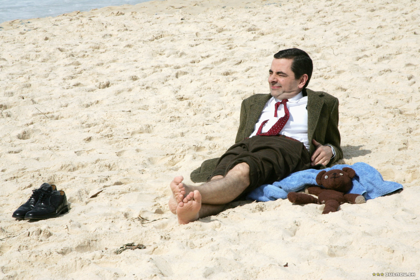 Нет отпуска для господина 1951. Мистер Бин на пляже. Мистер Бин на море. Мистер Бин в отпуске. Мистер Бин на отдыхе на пляже.